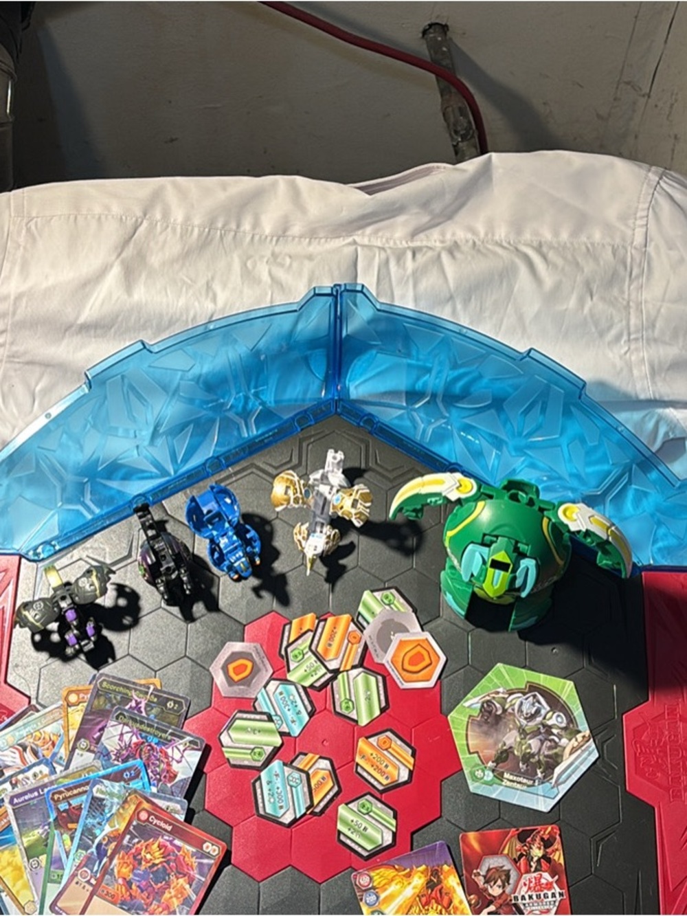 Bakugan Toy Arena Set with Blue Playring and Accessories - Picture 2 of 2